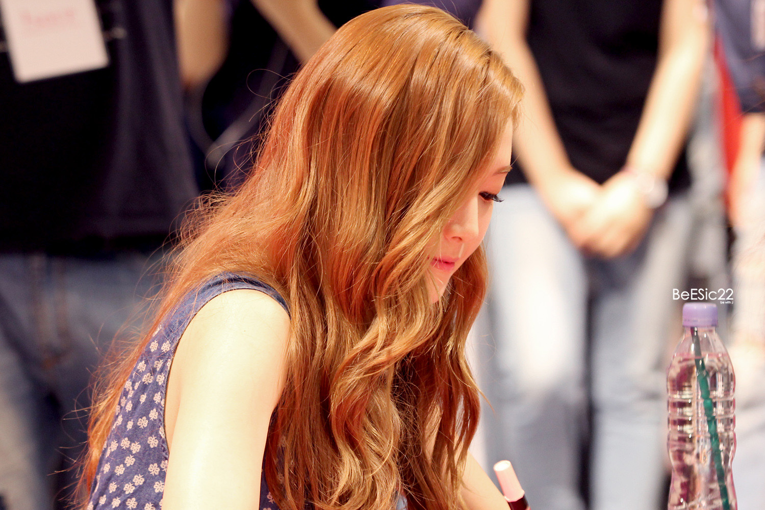[PIC][14-06-2014]Jessica tham dự buổi fansign lần 2 cho thương hiệu "SOUP" vào trưa nay - Page 2 2506DE4353DB9F3D1519C2