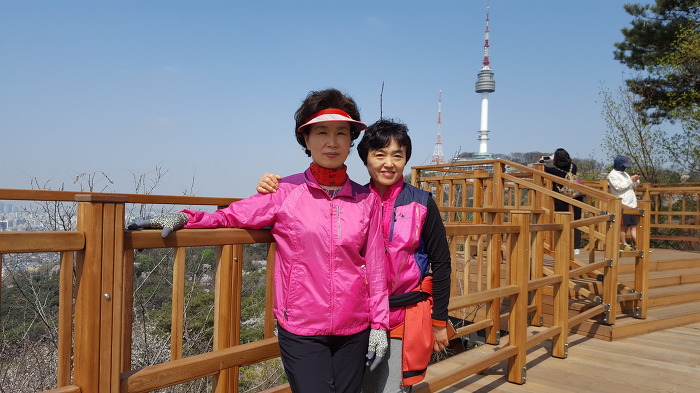 중구회현센타 스트레칭회원과함께 남산 꽃길을 걷다.