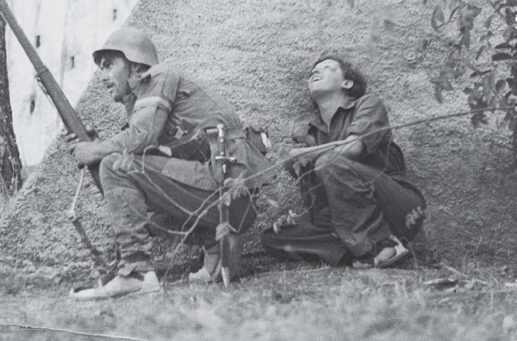 세계 최초의 여성 전쟁 사진 작가였던 게르다 타로 -World first female war photographer Gerda Taro