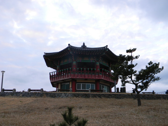 제주도 서쪽 끝에 자리한 해안 오름, 수월봉 (엉알해안, 수월봉전망대, 제주올레길12코스)