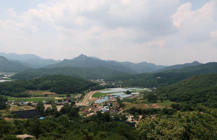 기암괴석 이미지