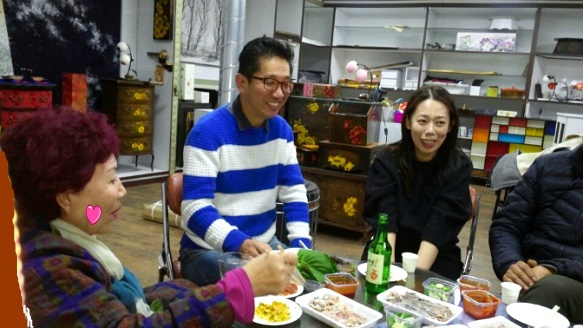 일자봉님댁의 레지나 자매님 한지 공방에서 ...