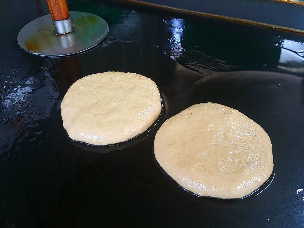 청양군 농특산물 구기자를 넣어 반죽한 청양읍 맛집 구기자호떡 여행 농촌관광