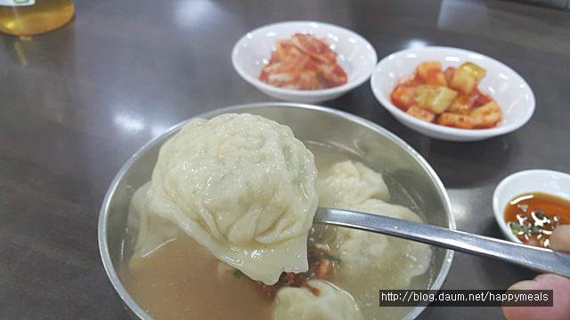 신논현역 맛집.수요미식회 만두국 대가. 가성비좋은 만두국.
